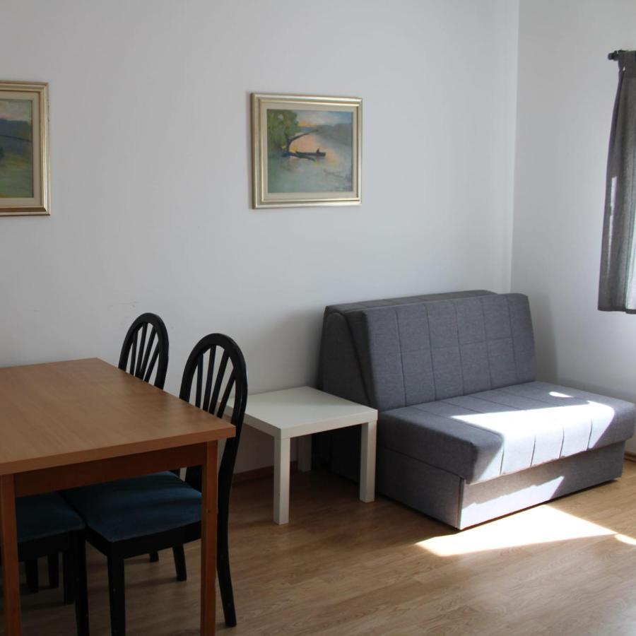 Udicarski Dom Usce Aljmaš Extérieur photo